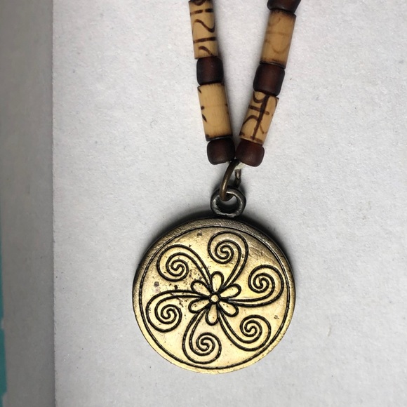 Necklaces - Picture 2 of 4